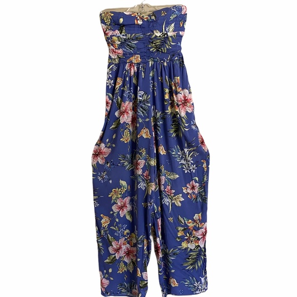 Band of Gypsies Floral Jumpsuit Size Medium NWT - Picture 1 of 7